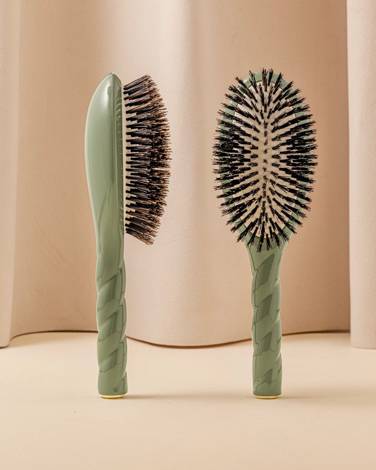 N.01 La Brosse Brillance & Soin l'Universelle Vert Amande