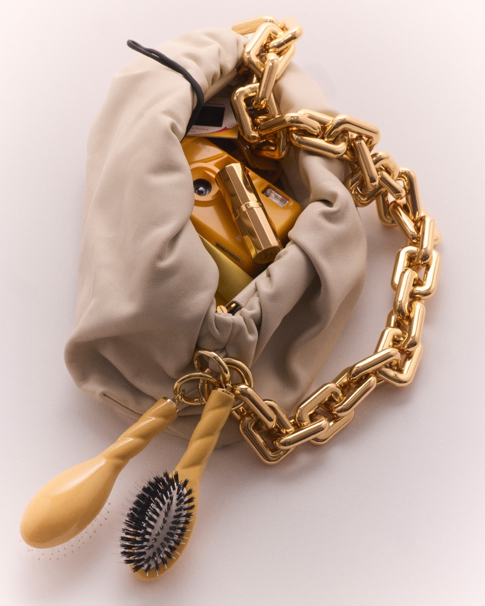 N.01 La Micro Brosse Brillance & Soin l’Universelle Jaune Safran