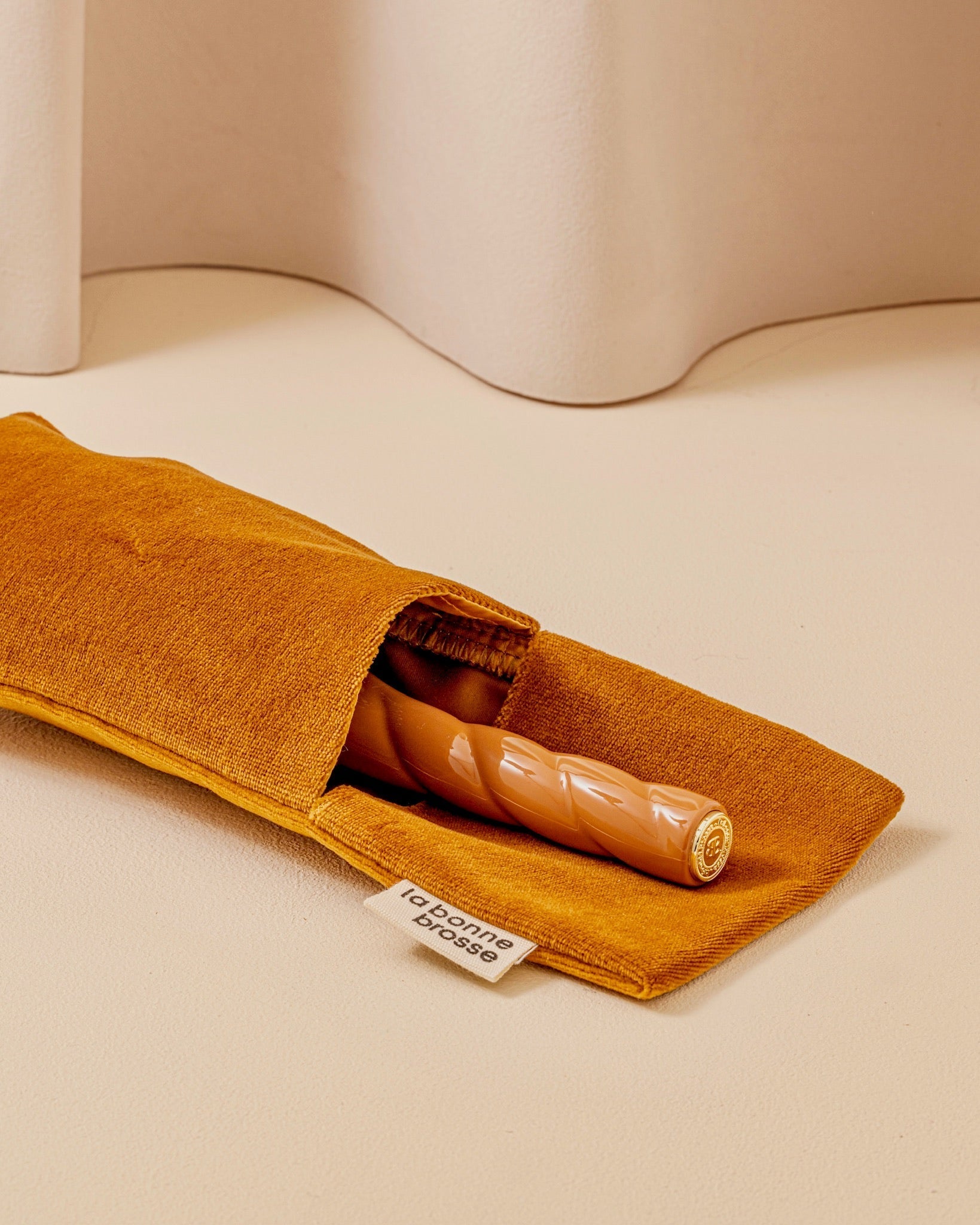 N.01 La Brosse Brillance & Soin l'Universelle Terracotta