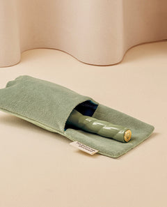 N.04 La Petite Brosse Démêlante & Massante La Miracle Vert Amande